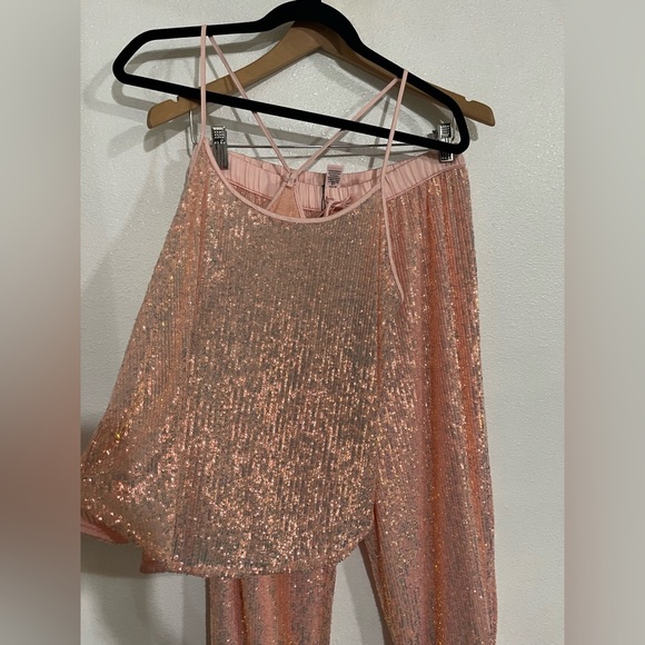 Victoria’s Secret NWT  play ground sequin, jogging pants & Top set S/P pink - Picture 3 of 6